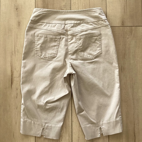 Woman’s Westbound Skimmer Shorts Khaki Tan Size 6 - Picture 2 of 6